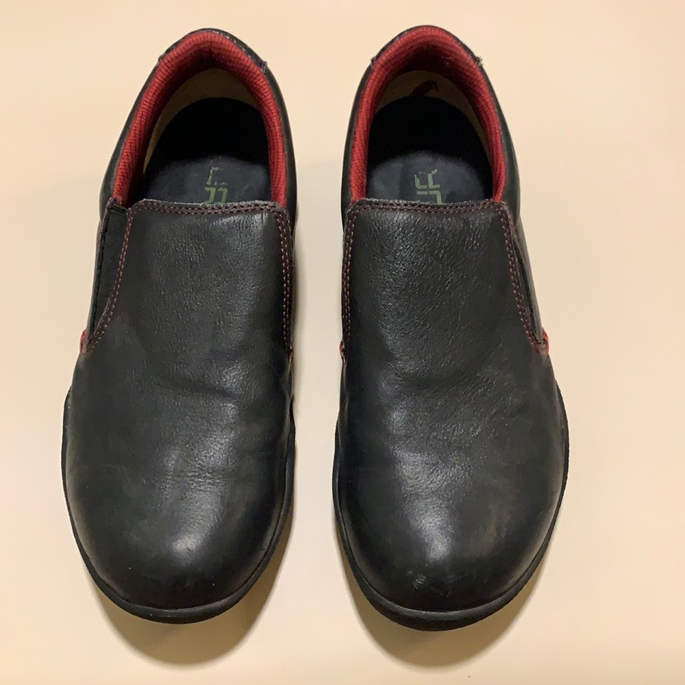 Women’s 9.5 Kuru shoes